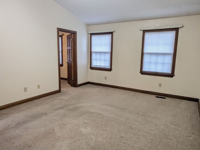 Building Photo - 4 Bedroom Beavercreek Home - AVAILABLE NOW!