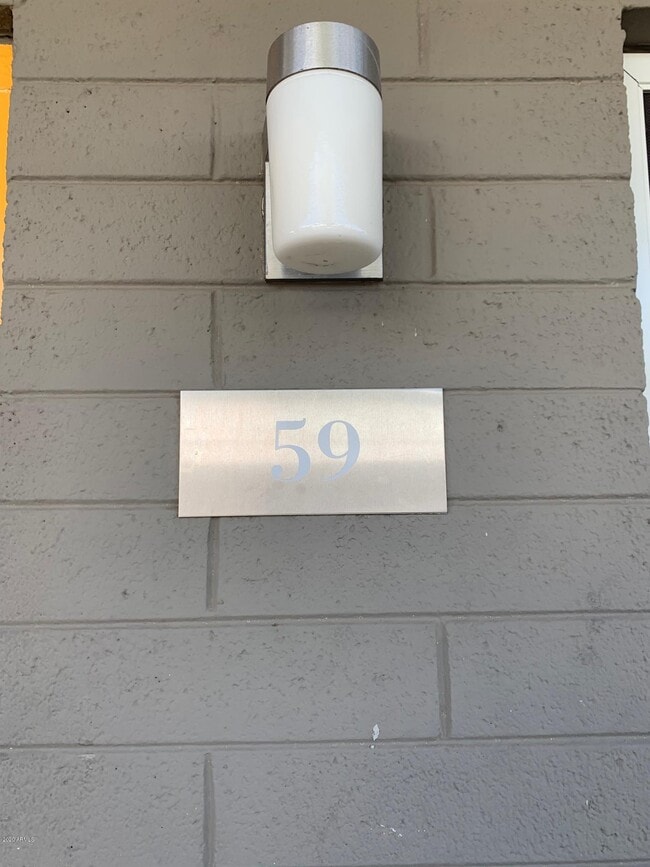 Building Photo - 938 W Indian School Rd