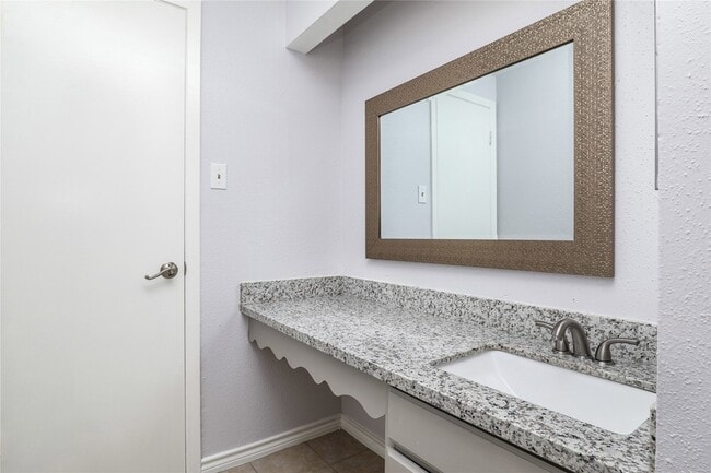 Building Photo - 2703 Heritage Colony Dr