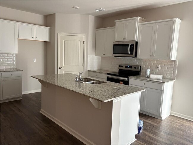 Building Photo - 30 Rustin Rdg