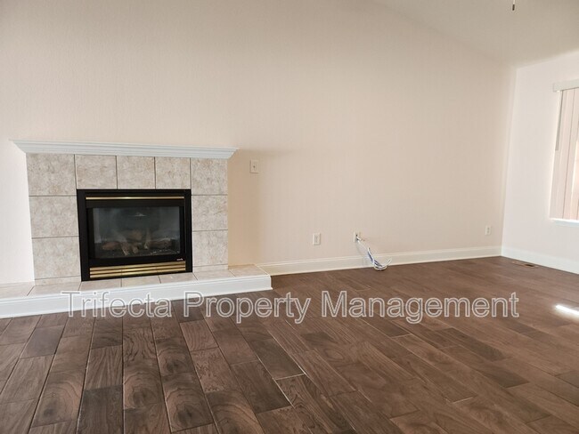 Building Photo - 347 Buckeye Ave