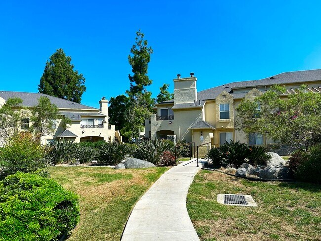 Building Photo - 743 Brookstone Rd