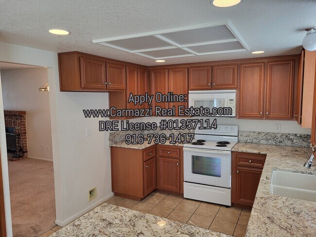 Building Photo - 9244 Mapleview Way