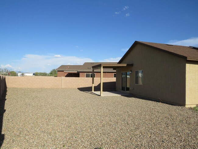 Building Photo - 145 E Mnr Vw Rd