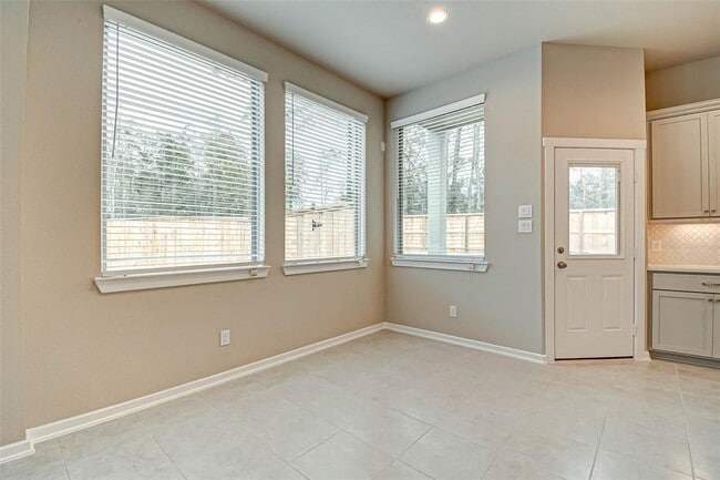 Building Photo - 332 N Spotted Fern Dr