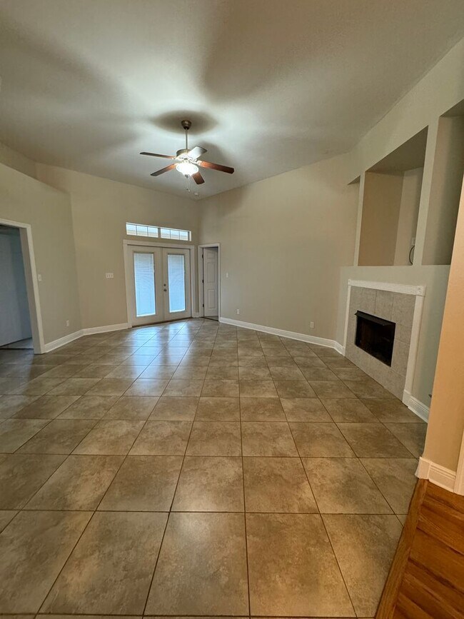 Building Photo - NE Tallahassee Home in Top School District