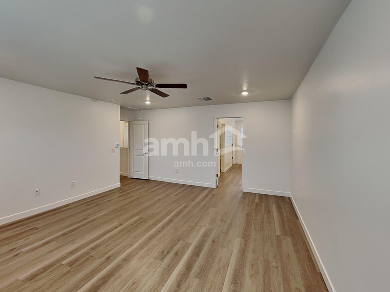 Building Photo - 6482 E Paseo Alga