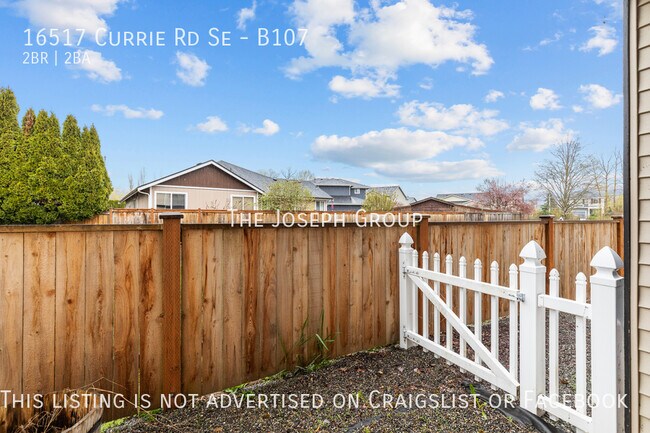 Building Photo - Beautifully Remodeled 2BD/2BA Condo in Mon...