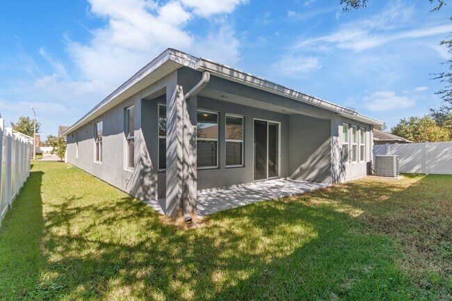 Building Photo - Stunning Avalon Park 4 Bed / 3 Bath Home f...