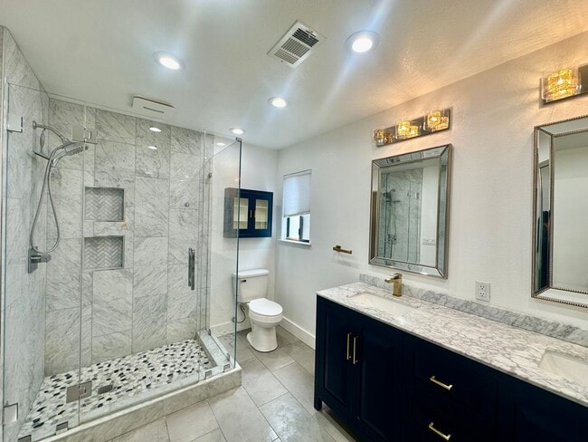 Building Photo - One story gorgeous home in the highly desi...