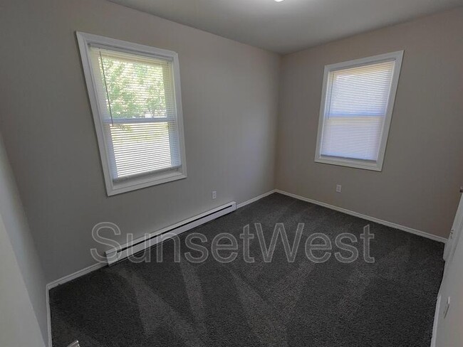 Building Photo - 4461 Layola Ave
