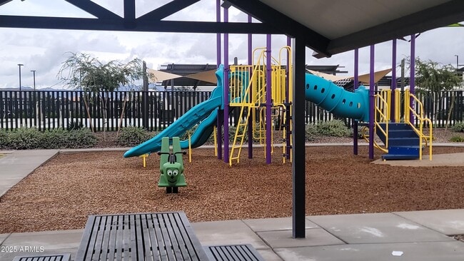 Building Photo - 15588 W Williams St