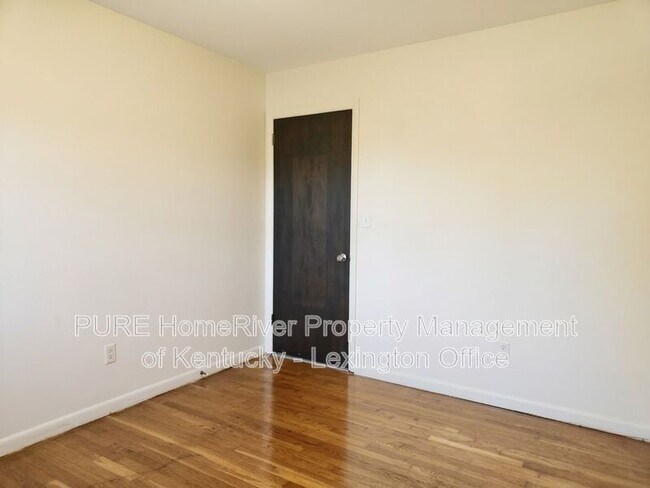 Building Photo - 2037 Garden Springs Dr