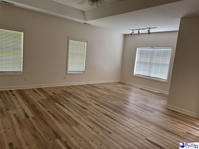 Building Photo - 3401 Saxon Dr
