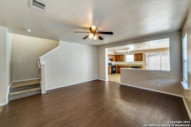 Building Photo - 3 Bedroom 2.5 Bath Sagewood Subdivision