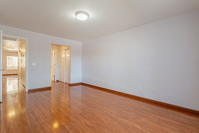 Building Photo - Ready to Move In - Two Bedrooms!
