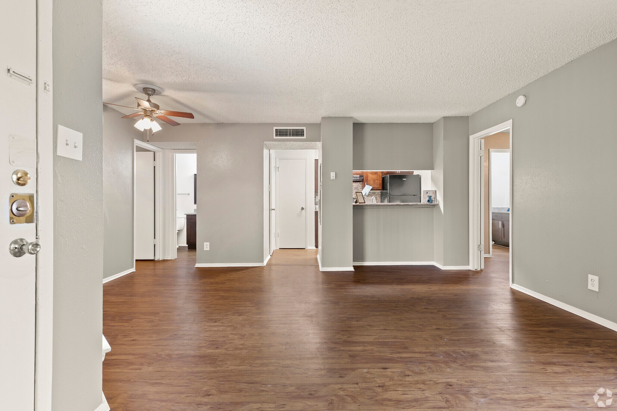 Stoneleigh Place 2261 W Buckingham Rd Garland TX 75042 Apartment Finder