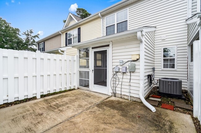 Building Photo - 3574 Evergreen Way