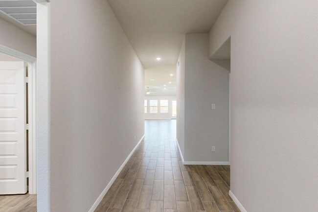 Building Photo - 1704 Gulin St