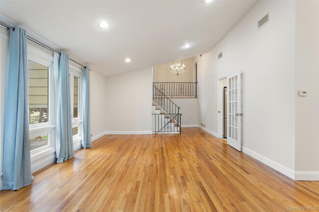 Building Photo - 4 Kingwood Rd