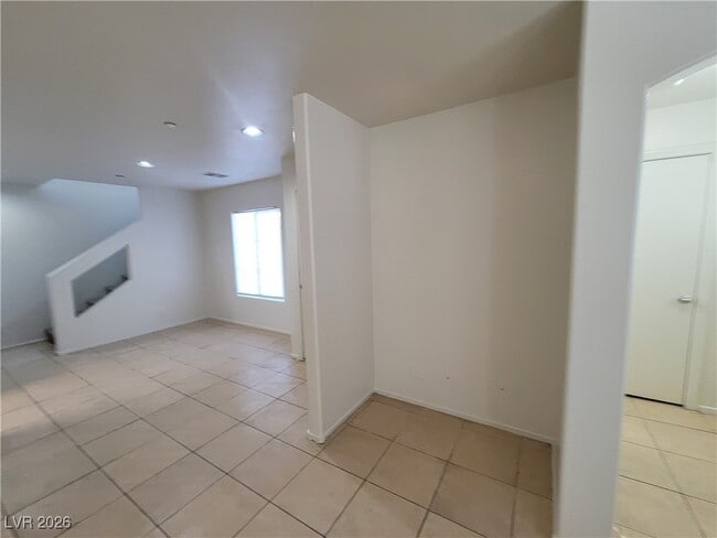 Building Photo - 9157 Desirable Ct