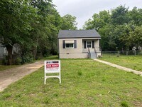 Building Photo - Beautiful Ranch Home In Central Raleigh, A...