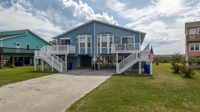 Building Photo - My Happy Place 2.0 @ 231 Port Dr