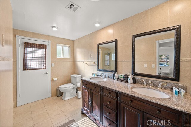 Building Photo - 6045 Sausalito Ave