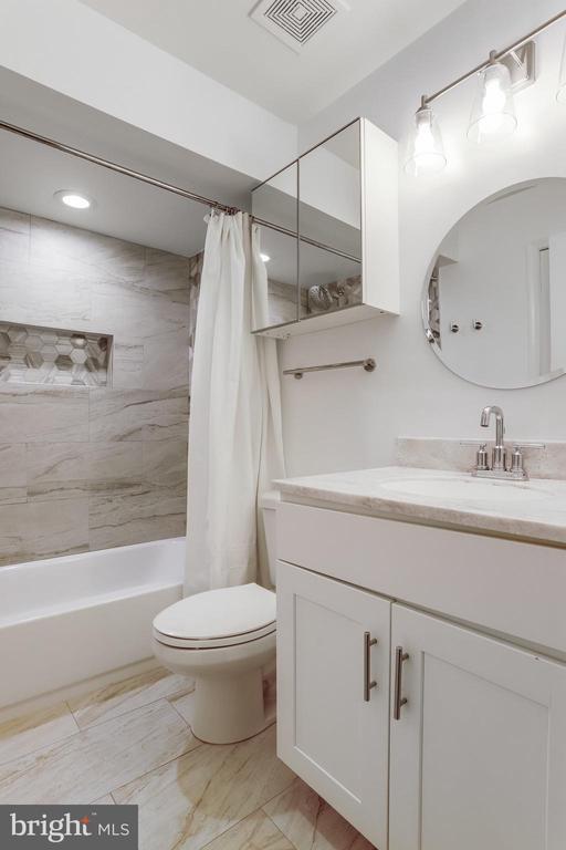 Building Photo - 5101 Redwing Dr