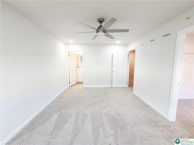 Building Photo - 1182 Susan Cir