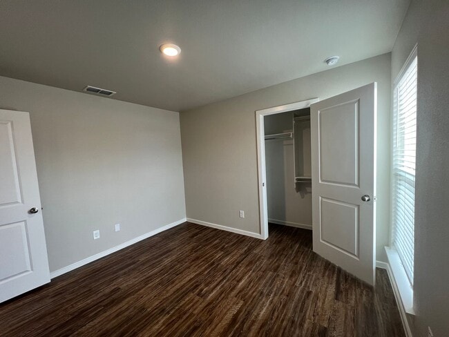 Building Photo - Available June in Frenship ISD: 3-Bedroom, 2-Bath Home!