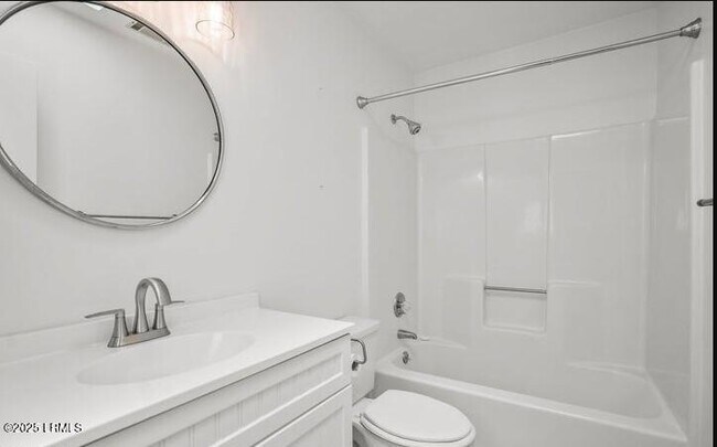 Building Photo - 2909 Waters Edge Ct E
