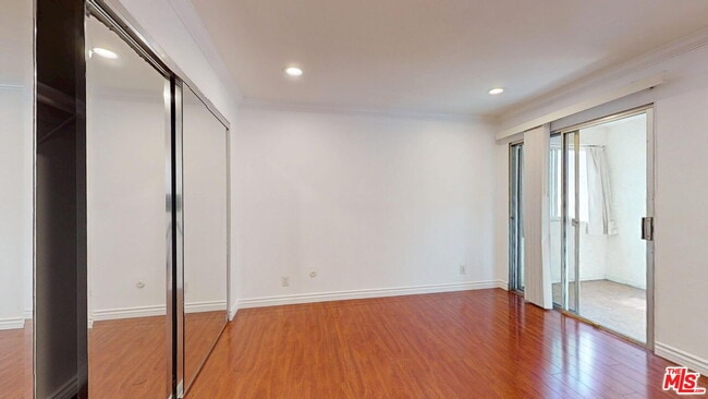 Building Photo - 5652 Yolanda Ave