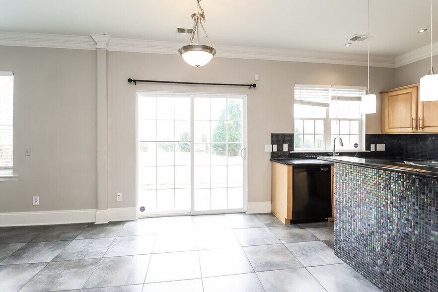 Building Photo - 11007 Holm Oak Pl