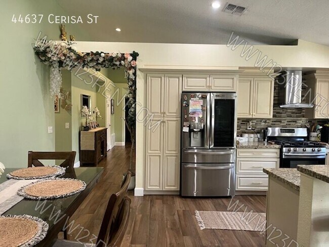 Building Photo - 44637 Cerisa St