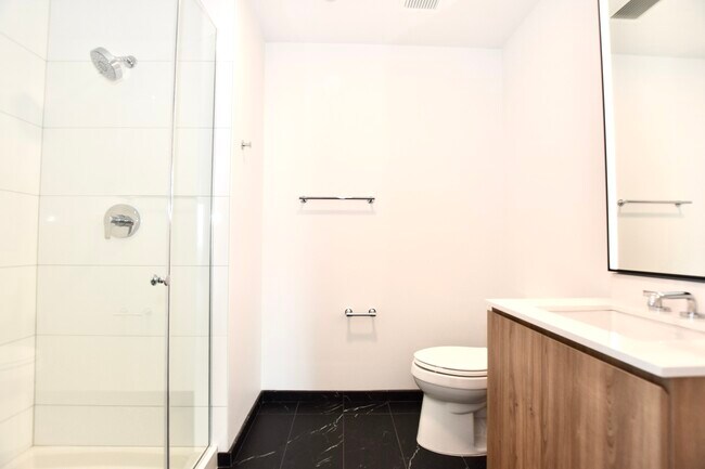 Building Photo - 1000 S Michigan Ave