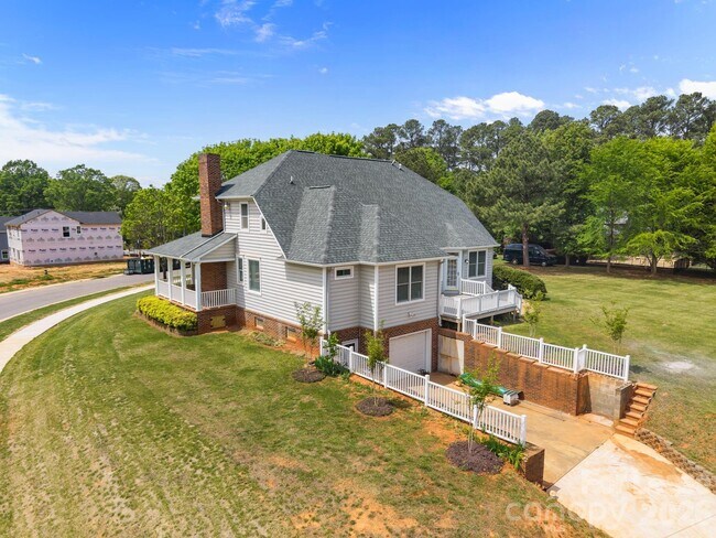 Building Photo - 5109 McCallum Mdws Dr