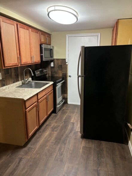 Building Photo - 6043 Wister St