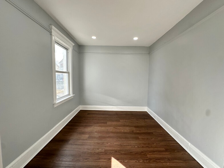 Building Photo - 86 S Fulton St