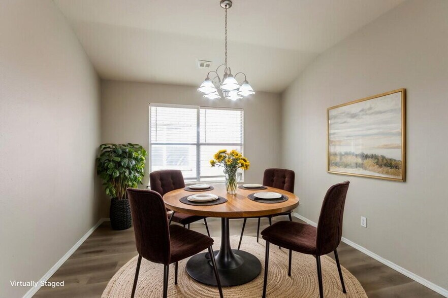 Building Photo - 214 Kestrel Ln