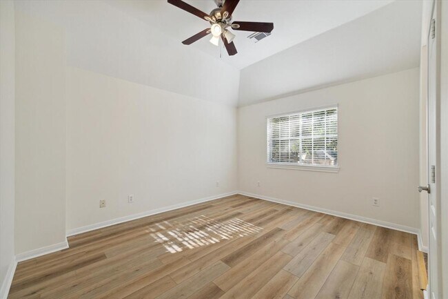 Building Photo - 30 Watermill Pl