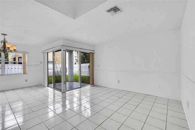 Building Photo - 815 NW 98th Ave