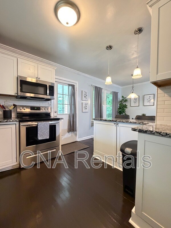 Building Photo - 2040 Panstone Ct SW