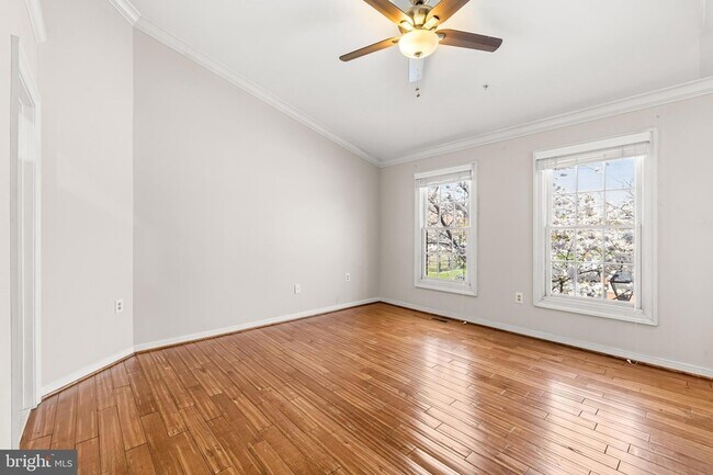 Building Photo - 211 W Hill St