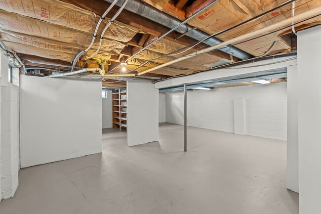 Building Photo - 5323 Winona Dr