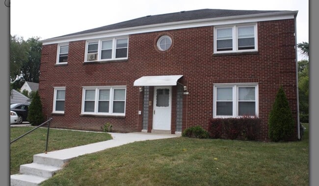 Building Photo - 2571 N Wauwatosa Ave