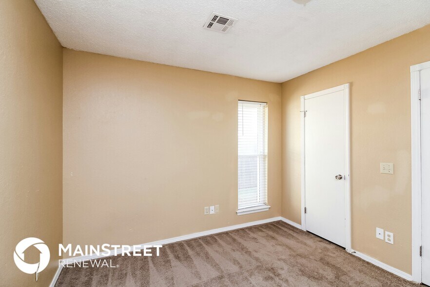 Building Photo - 301 Springfield Dr