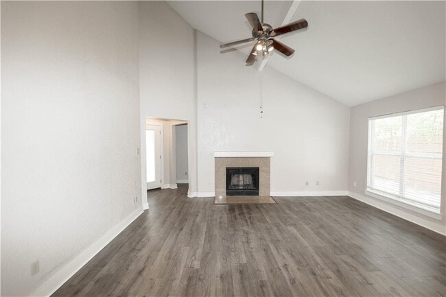 Building Photo - 1302 Danbury Square
