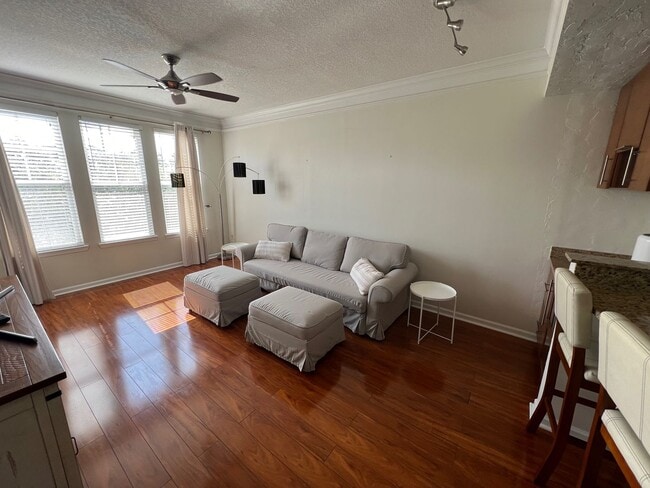 Building Photo - 10435_MIDTOWN