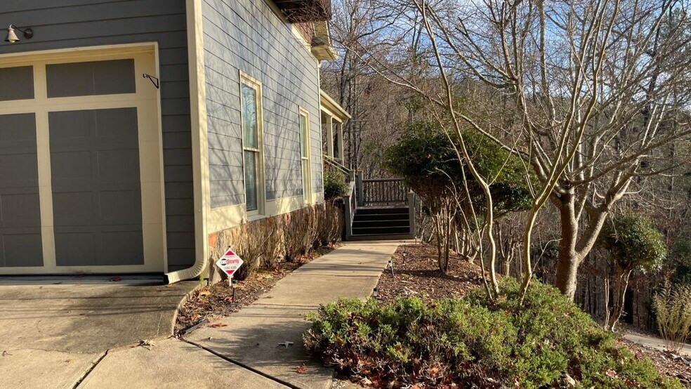 Building Photo - 369 Hillside Dr